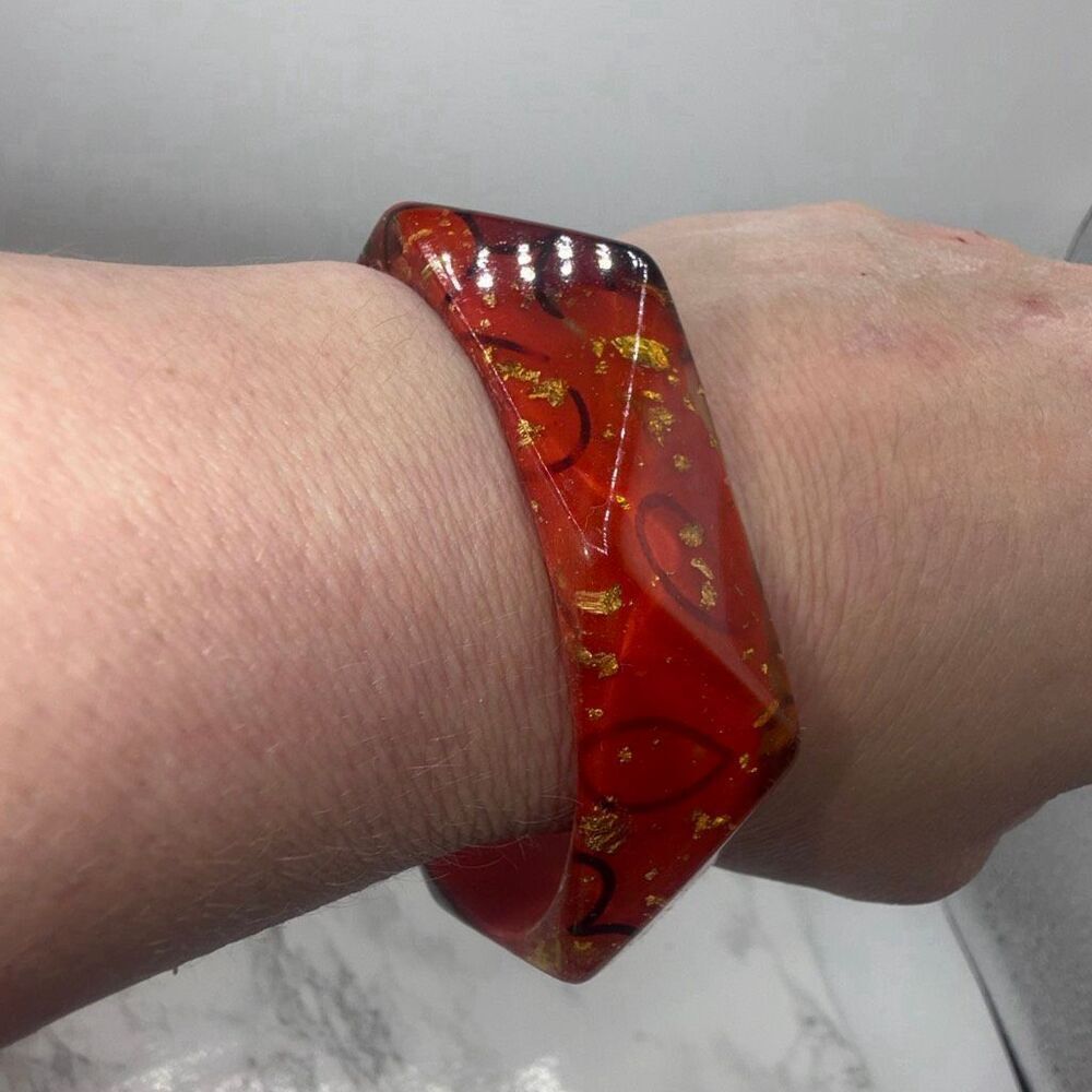 VINTAGE Floral Lucite Bangle Bracelet
